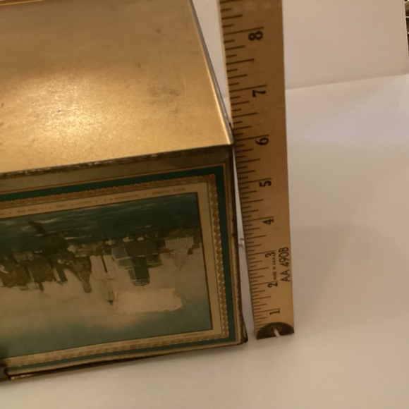 Vintage 1930’s Biscuit Tin Aeroplane View Of Manhattan Island hinged box - Picture 12 of 12